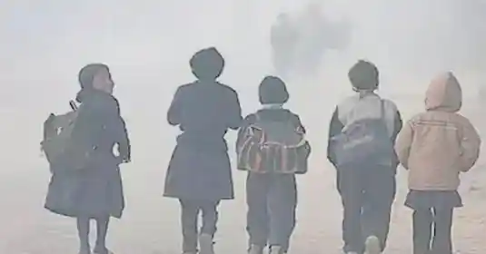 अभी-अभीः यूपी के स्कूलों में 15 दिन का अवकाश घोषित, जानें कब तक रहेंगी छुट्टियां