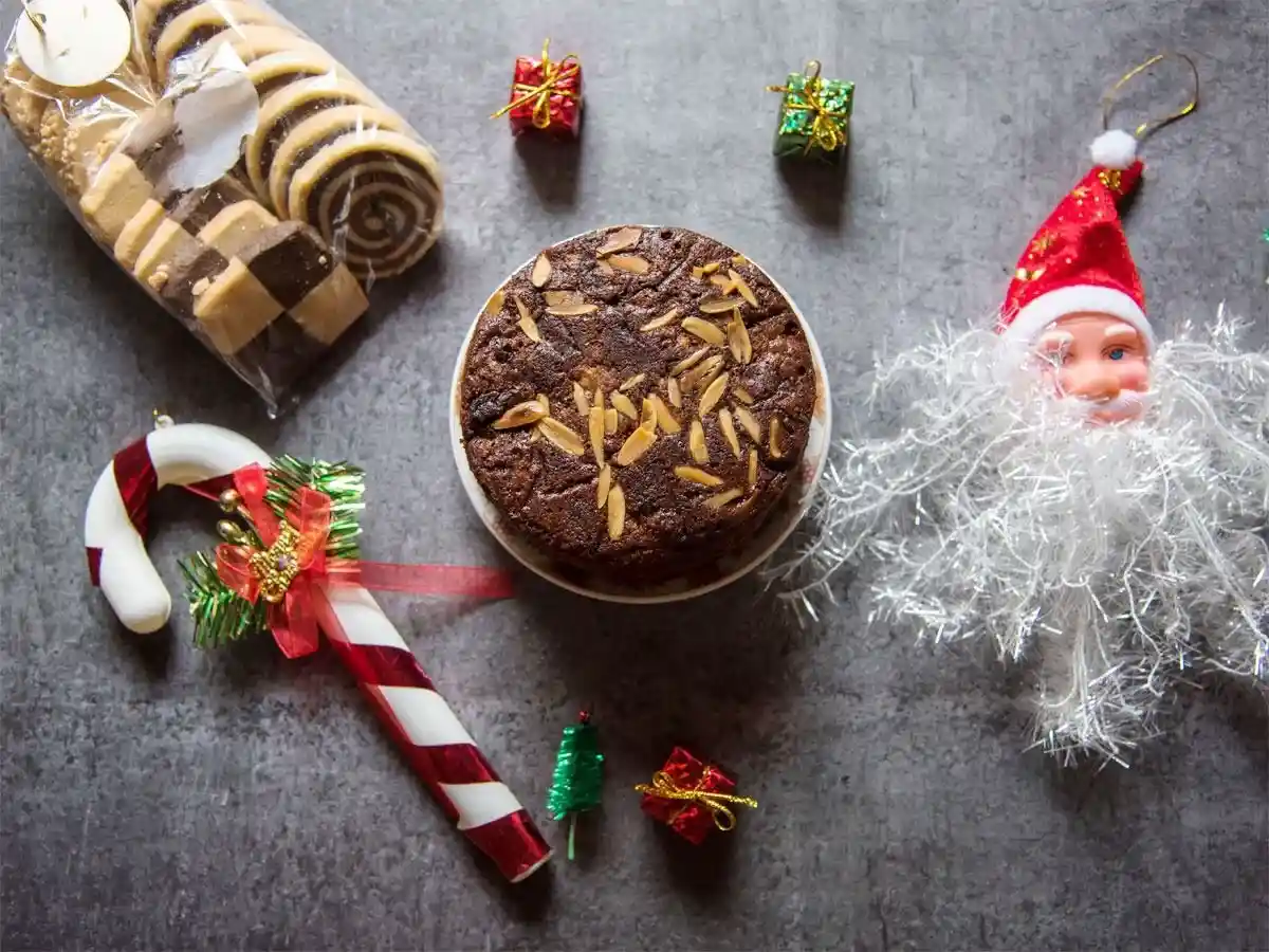 सबके दिलो में हो सबके लिए प्यार, आने वाला हर दिन लाए खुशियों का त्यौहार, ।