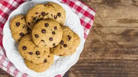 घर में ऐसे बनाएं आटे के कुकीज