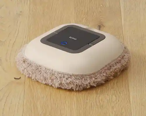 Room cleaning robot