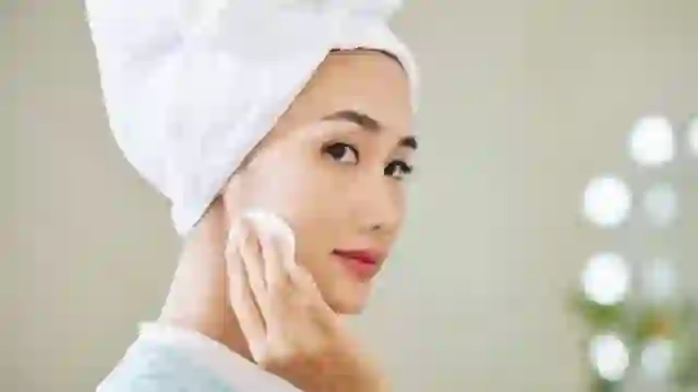 Toner of क्या होता है फेस टोनर और क्योंं करना चाहिए इसका रोजाना इस्तेमाल, जानें घर पर बनाने का तरीका